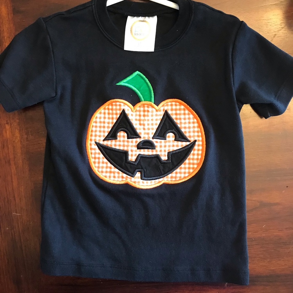 3t VVGUC custom appliqué  top